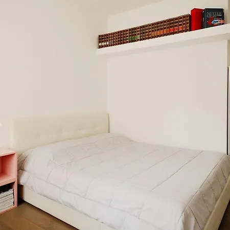 San Pietro Sunshine House Apartment Rome